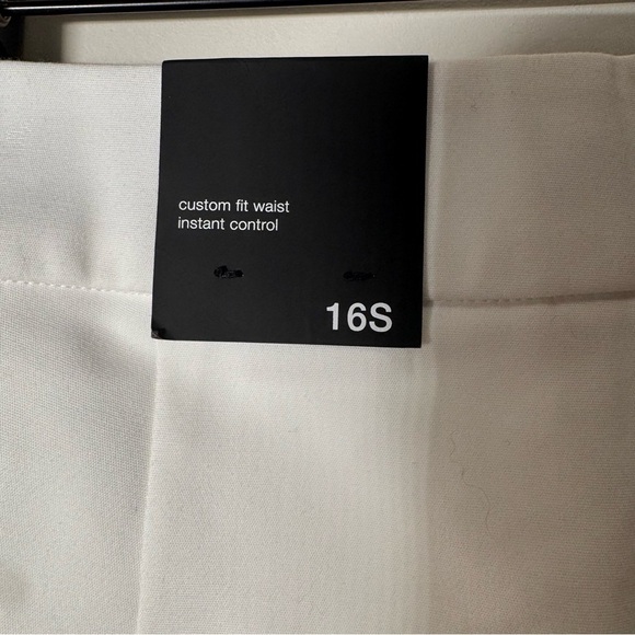 Ricki's Perfect Stretch Skinny Pants White Size 16 NWT Brand New - Picture 10 of 10